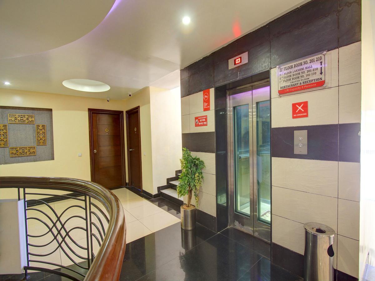Hôtel Oyo 8892 Kadambari Regency à Angamaly Extérieur photo